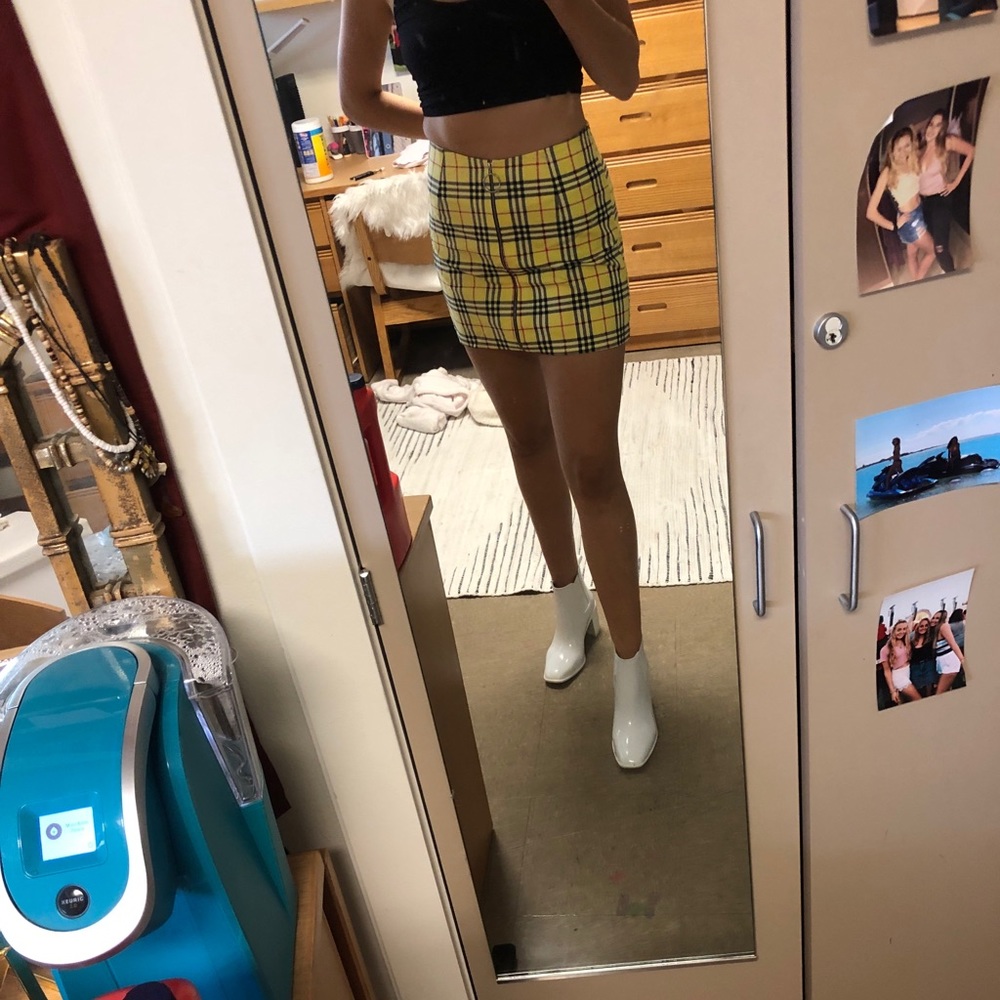 Princess polly yellow plaid skirt w/ zipper detail
